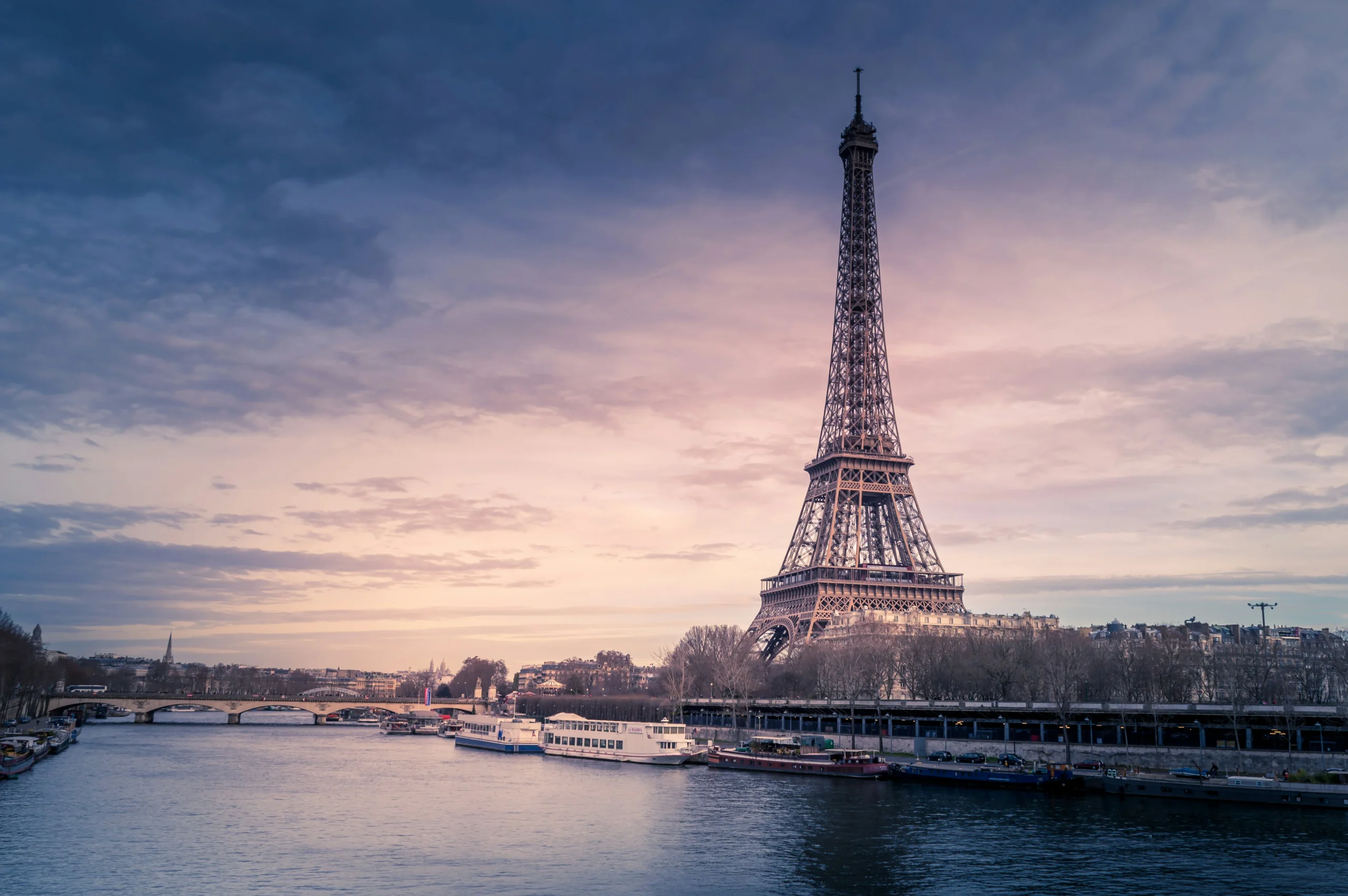 Eiffel Tower dinner, Seine river cruise, Montmartre art walks